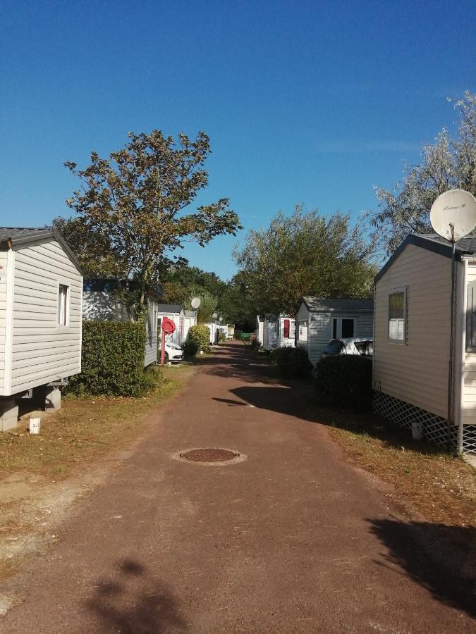 Mobilhome Oléron simple et spacieux à 1min de l'Océan La Cotinière Extérieur photo