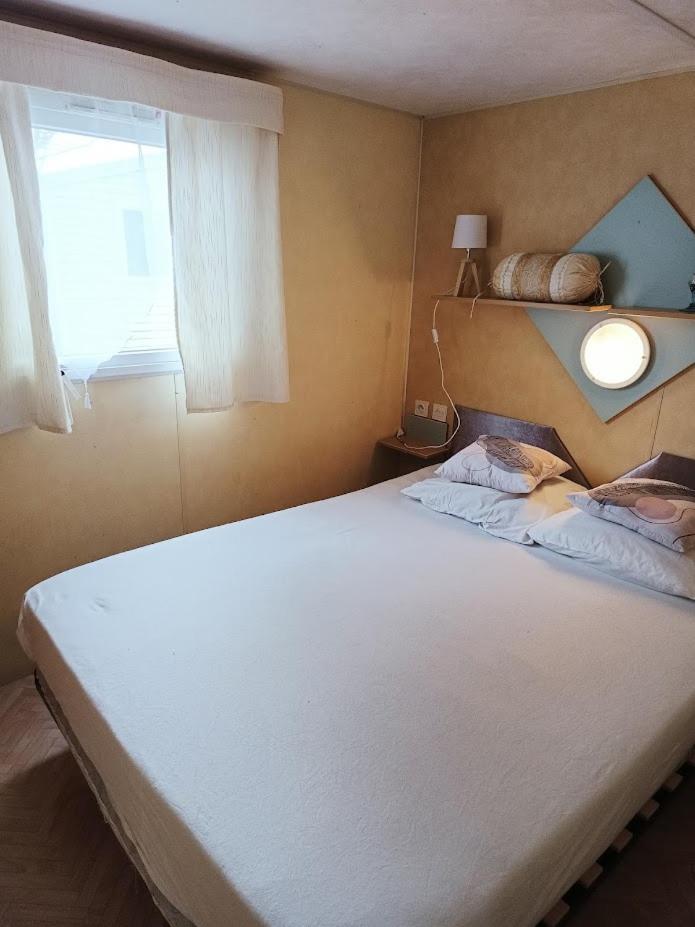 Mobilhome Oléron simple et spacieux à 1min de l'Océan La Cotinière Extérieur photo
